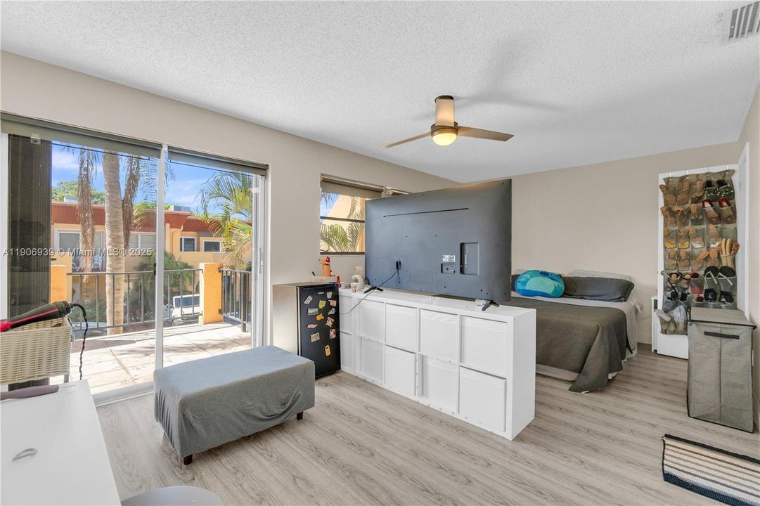 For Sale: $429,500 (3 beds, 2 baths, 1629 Square Feet)