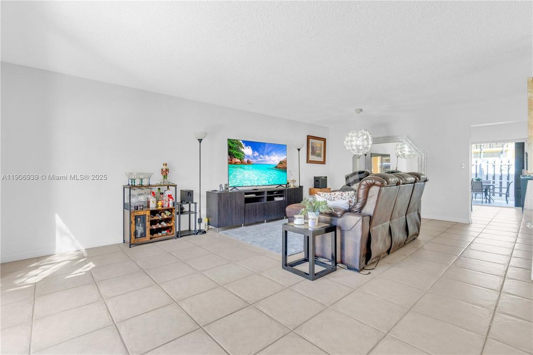 For Sale: $429,500 (3 beds, 2 baths, 1629 Square Feet)