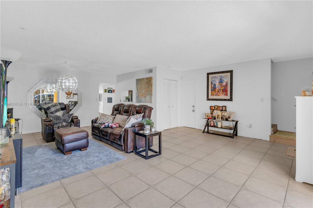 For Sale: $429,500 (3 beds, 2 baths, 1629 Square Feet)