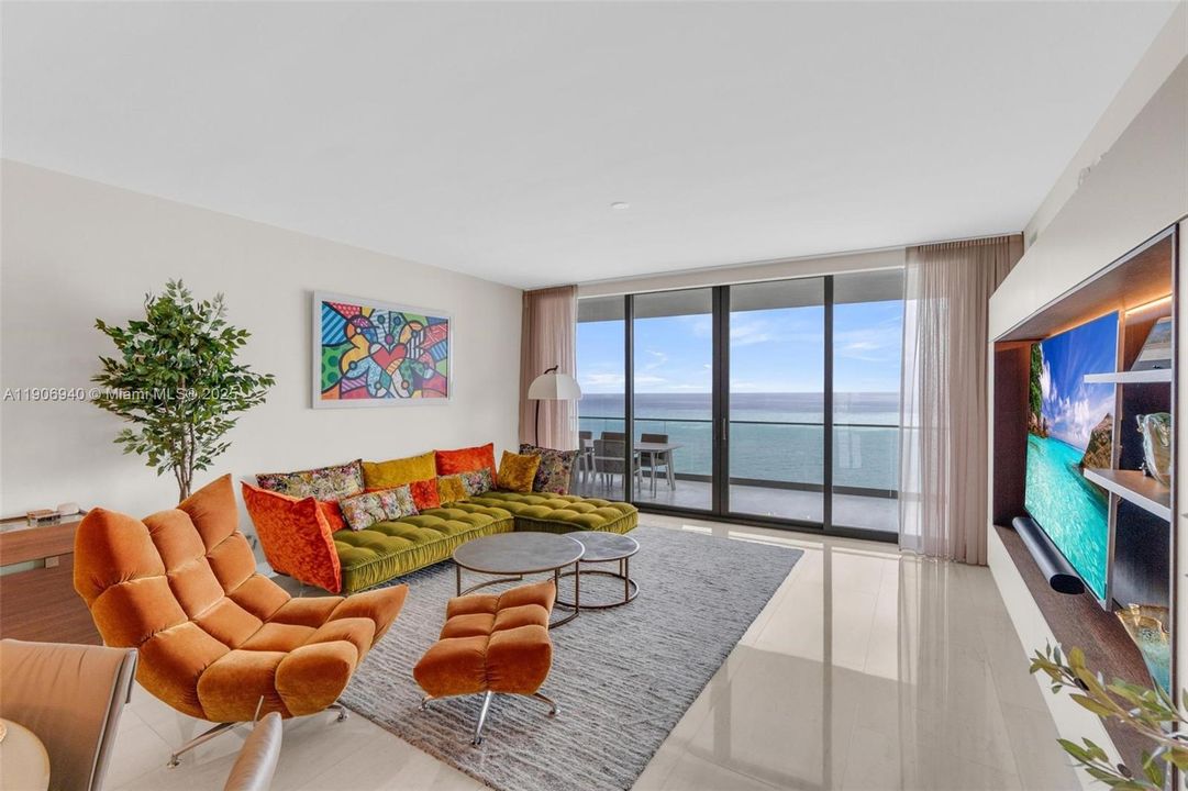 В аренду: $25,900 (3 спален, 5 ванн, 2468 Квадратных фут)