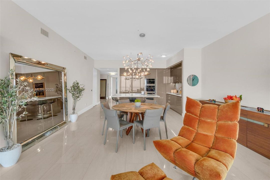 В аренду: $25,900 (3 спален, 5 ванн, 2468 Квадратных фут)