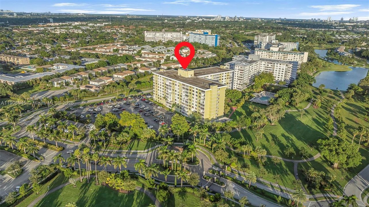 For Sale: $215,000 (2 beds, 2 baths, 1132 Square Feet)