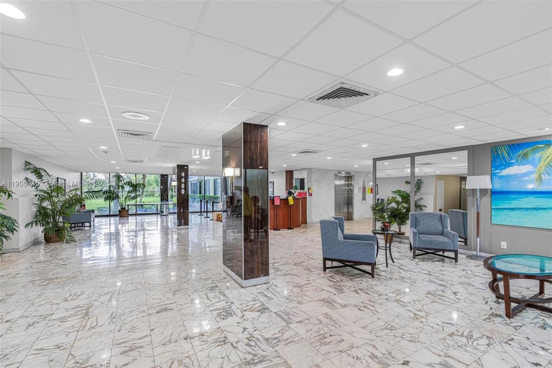 For Sale: $215,000 (2 beds, 2 baths, 1132 Square Feet)