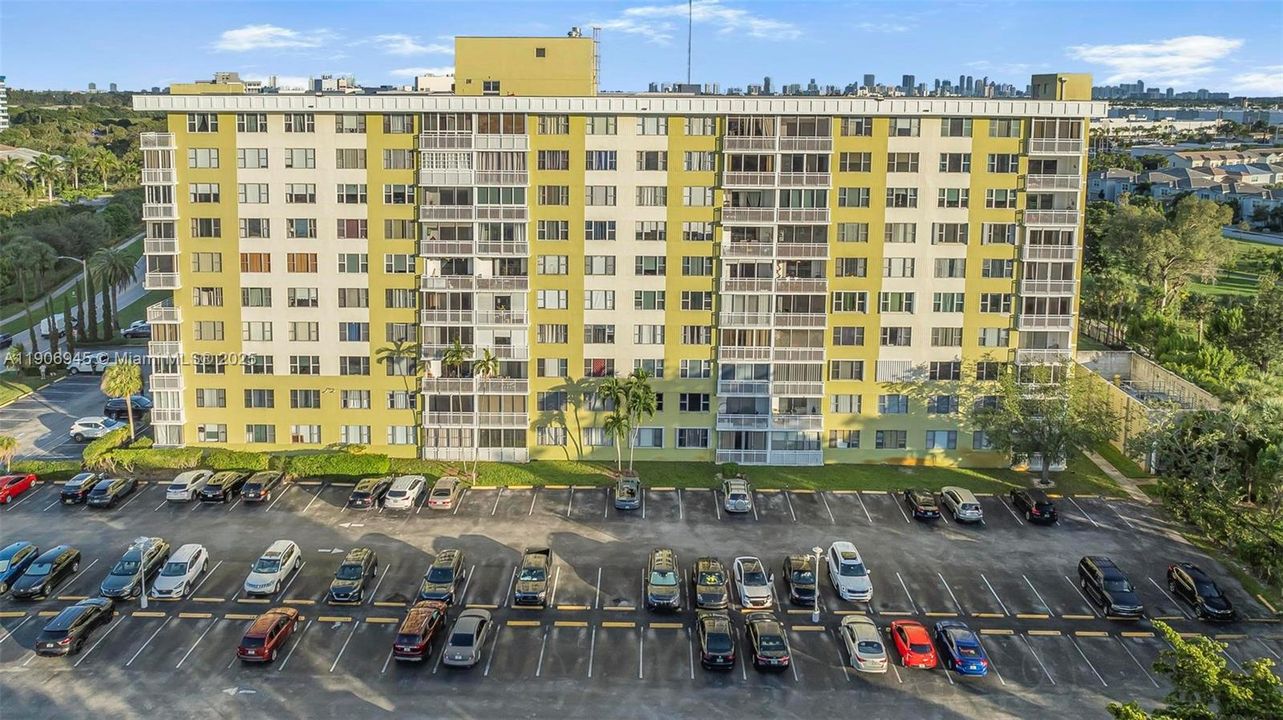 For Sale: $215,000 (2 beds, 2 baths, 1132 Square Feet)