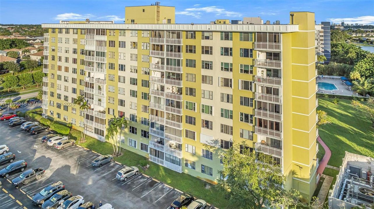 For Sale: $215,000 (2 beds, 2 baths, 1132 Square Feet)