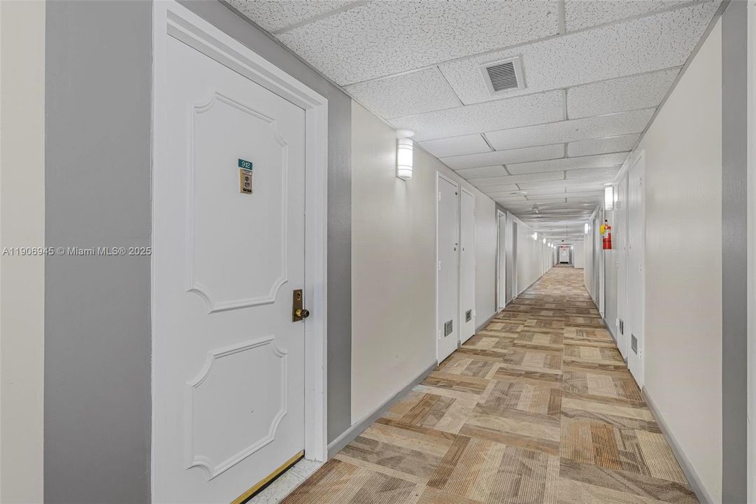 For Sale: $215,000 (2 beds, 2 baths, 1132 Square Feet)