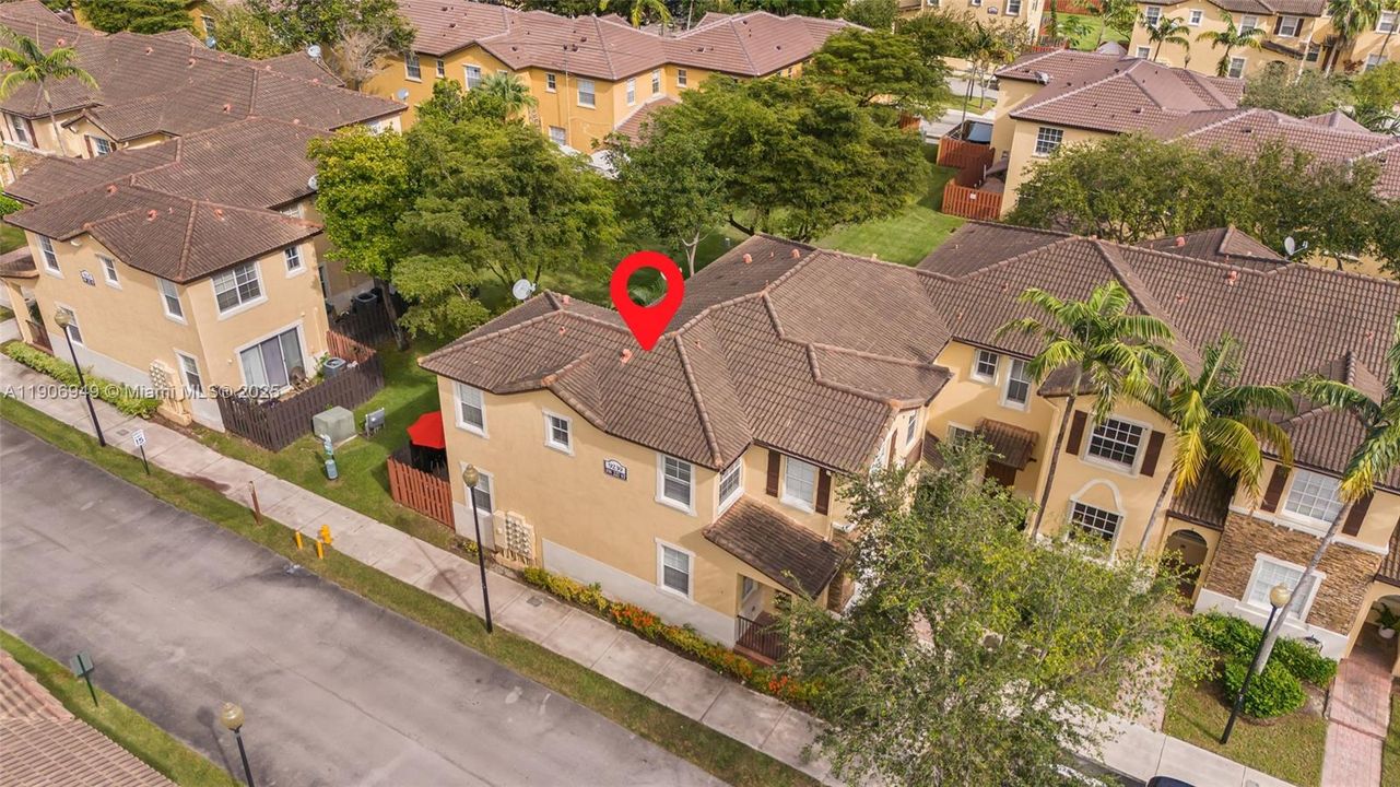 На продажу: $379,000 (3 спален, 2 ванн, 1325 Квадратных фут)