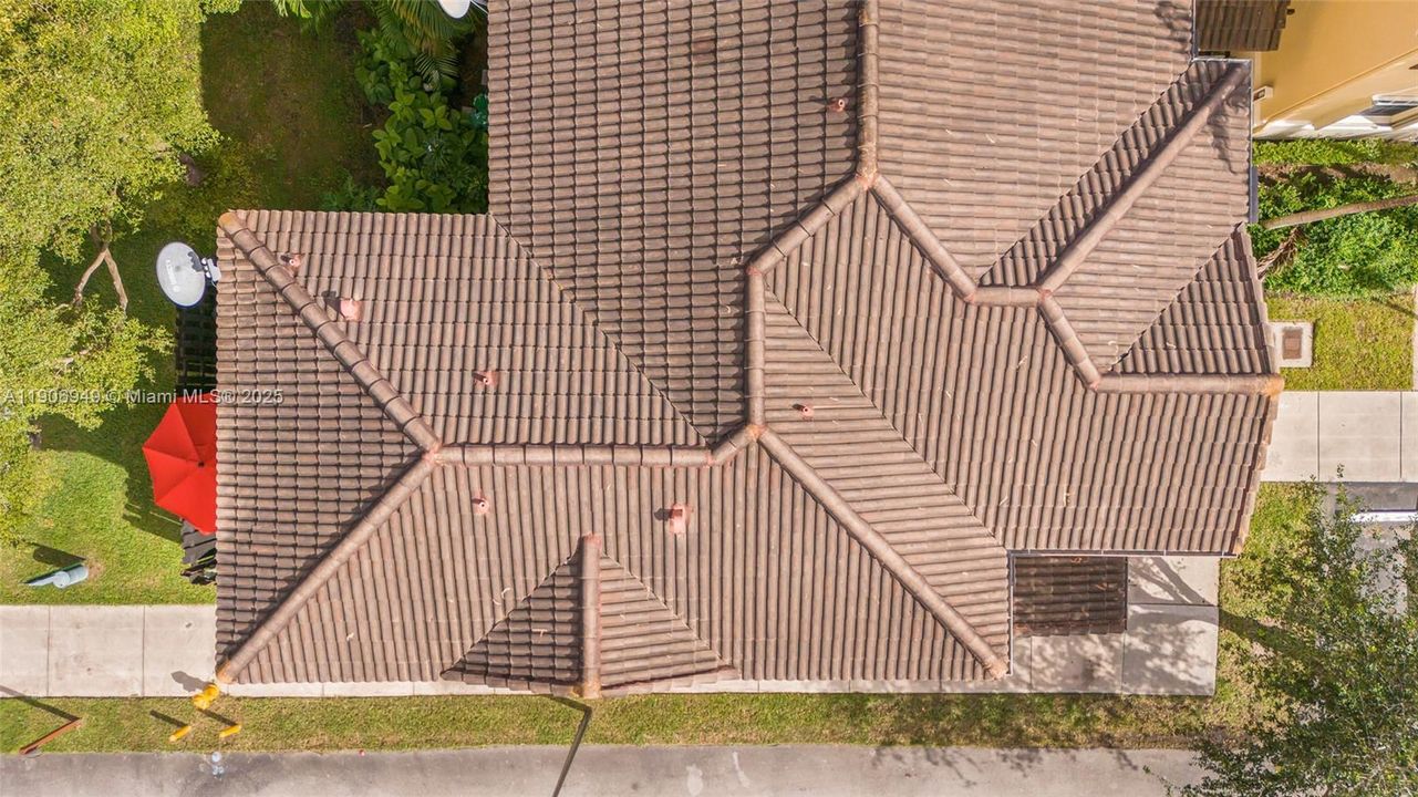 На продажу: $379,000 (3 спален, 2 ванн, 1325 Квадратных фут)