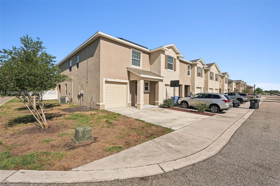 出租: $2,000 (3 贝兹, 2 浴室, 0 平方英尺)