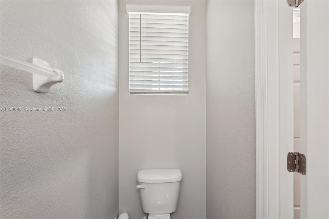 出租: $2,000 (3 贝兹, 2 浴室, 0 平方英尺)