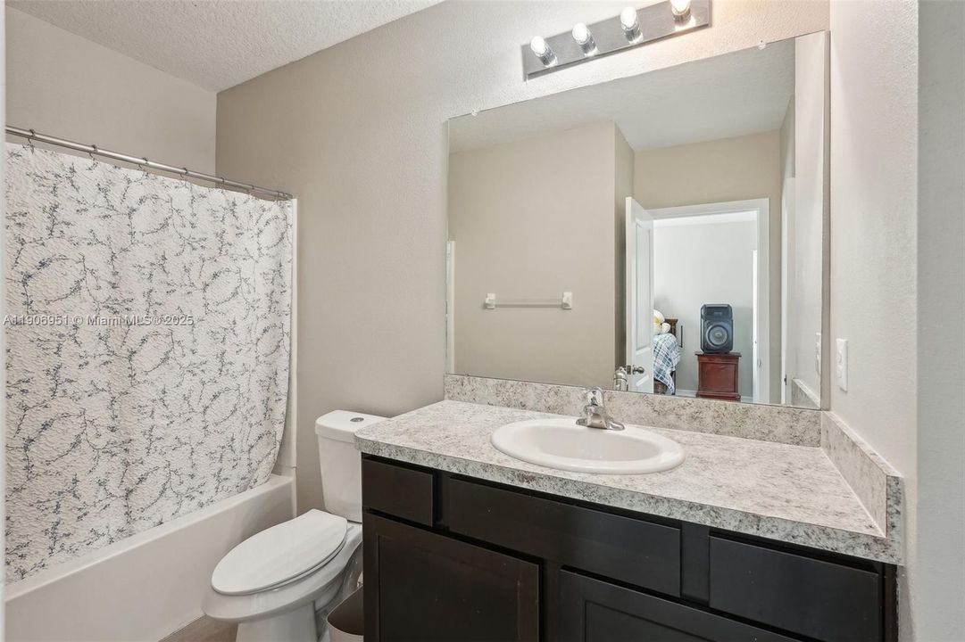 出租: $2,000 (3 贝兹, 2 浴室, 0 平方英尺)