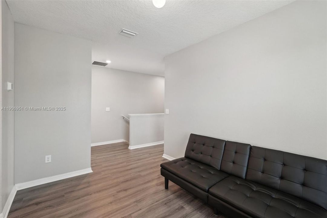 出租: $2,000 (3 贝兹, 2 浴室, 0 平方英尺)