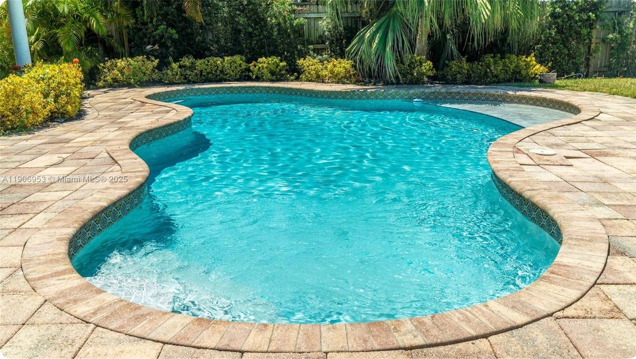 For Rent: $19,950 (4 beds, 3 baths, 2294 Square Feet)