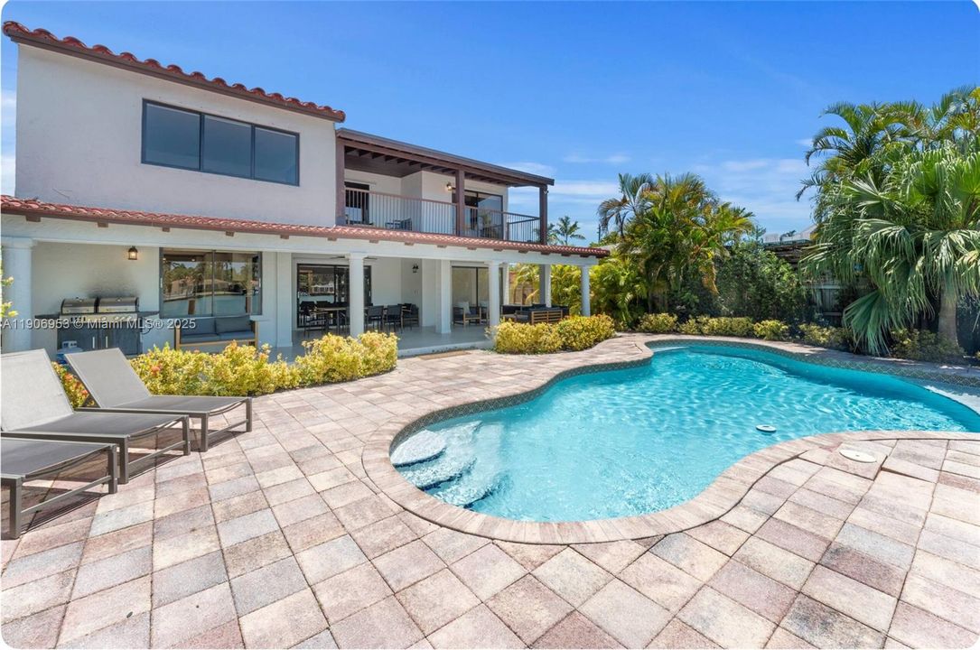 For Rent: $19,950 (4 beds, 3 baths, 2294 Square Feet)