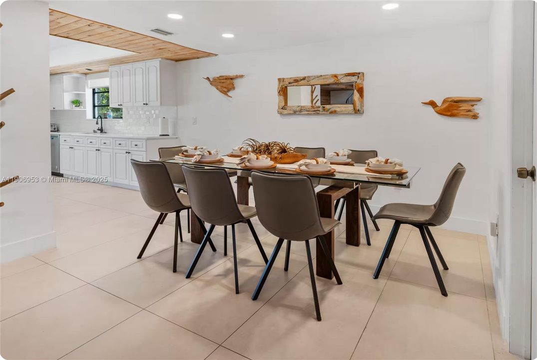 For Rent: $19,950 (4 beds, 3 baths, 2294 Square Feet)