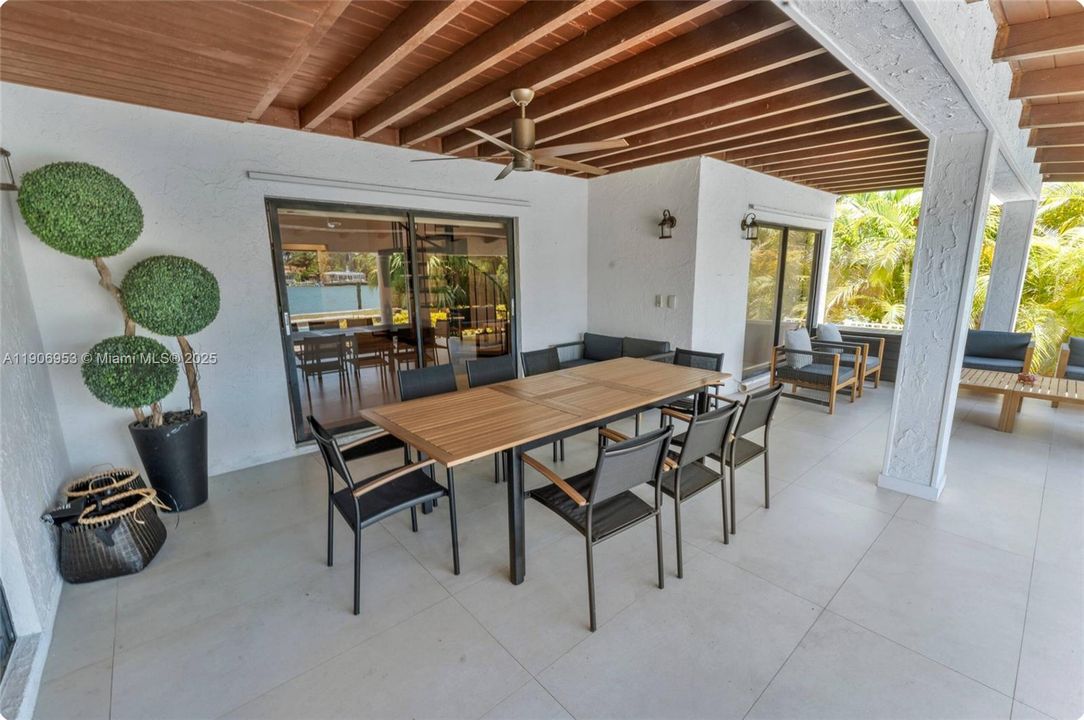 For Rent: $19,950 (4 beds, 3 baths, 2294 Square Feet)