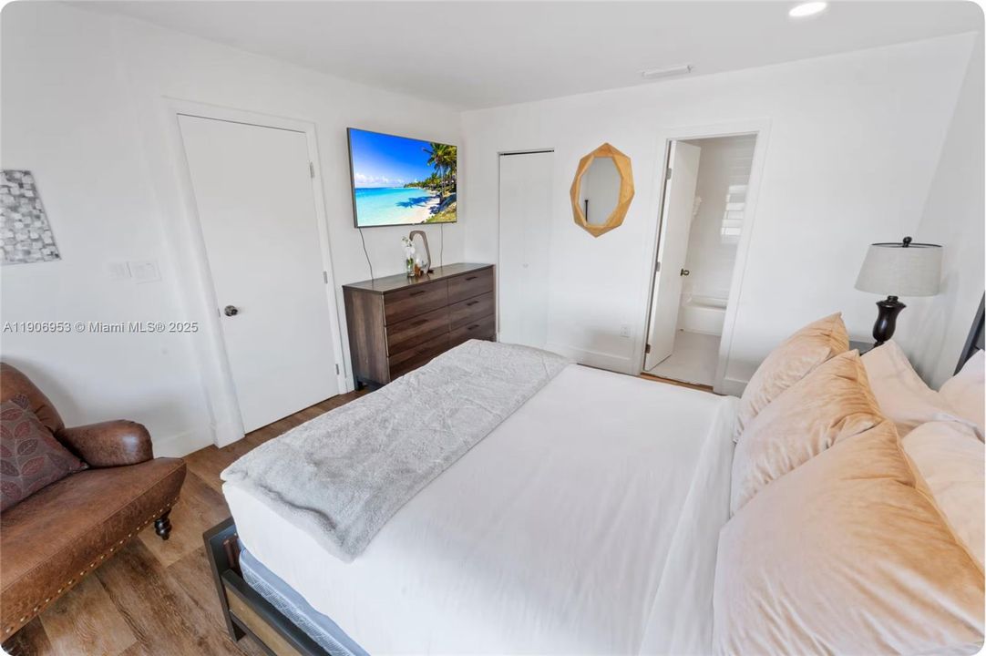 For Rent: $19,950 (4 beds, 3 baths, 2294 Square Feet)