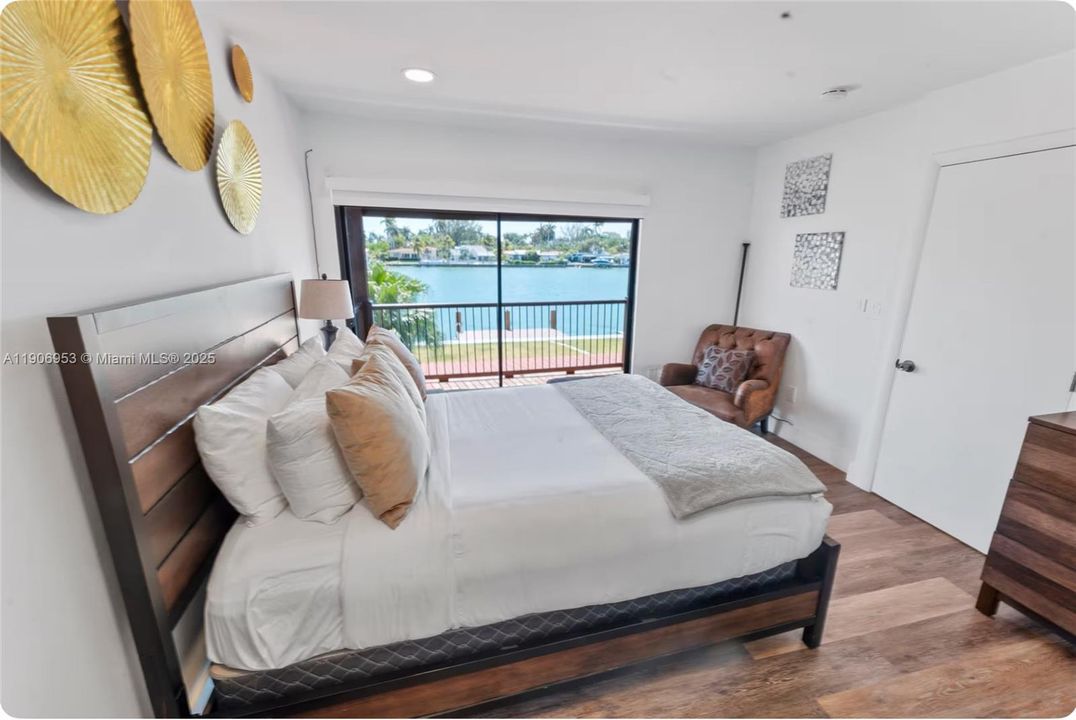 For Rent: $19,950 (4 beds, 3 baths, 2294 Square Feet)