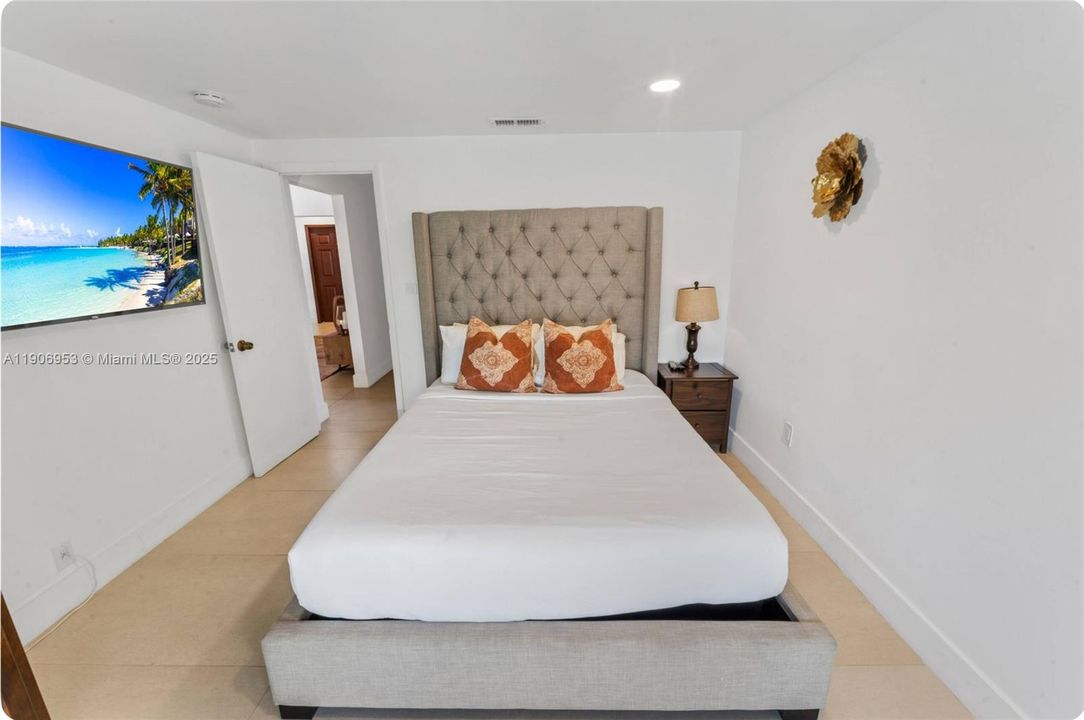 For Rent: $19,950 (4 beds, 3 baths, 2294 Square Feet)