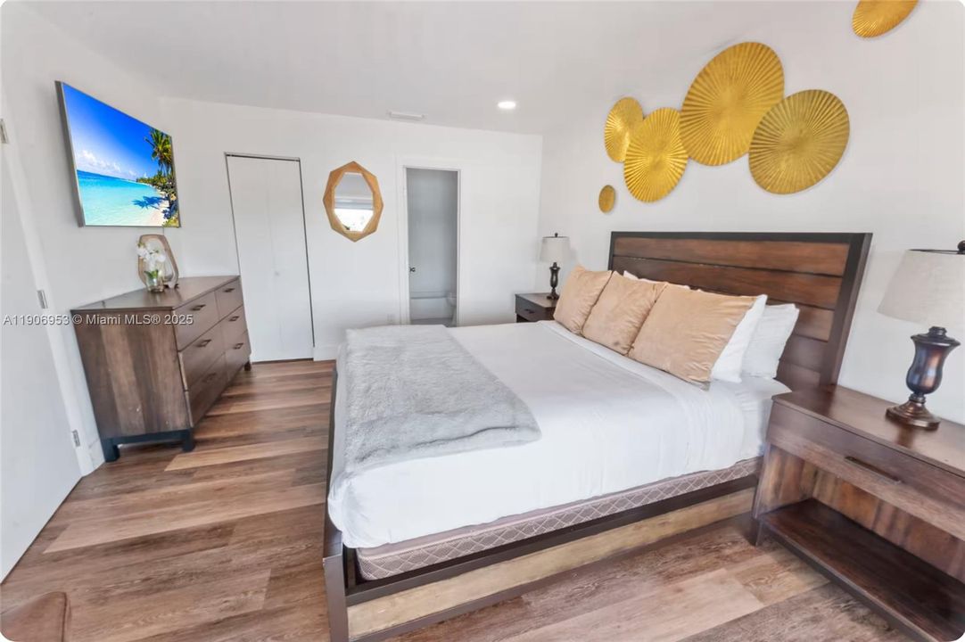 For Rent: $19,950 (4 beds, 3 baths, 2294 Square Feet)