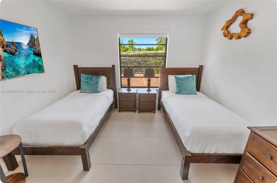 For Rent: $19,950 (4 beds, 3 baths, 2294 Square Feet)