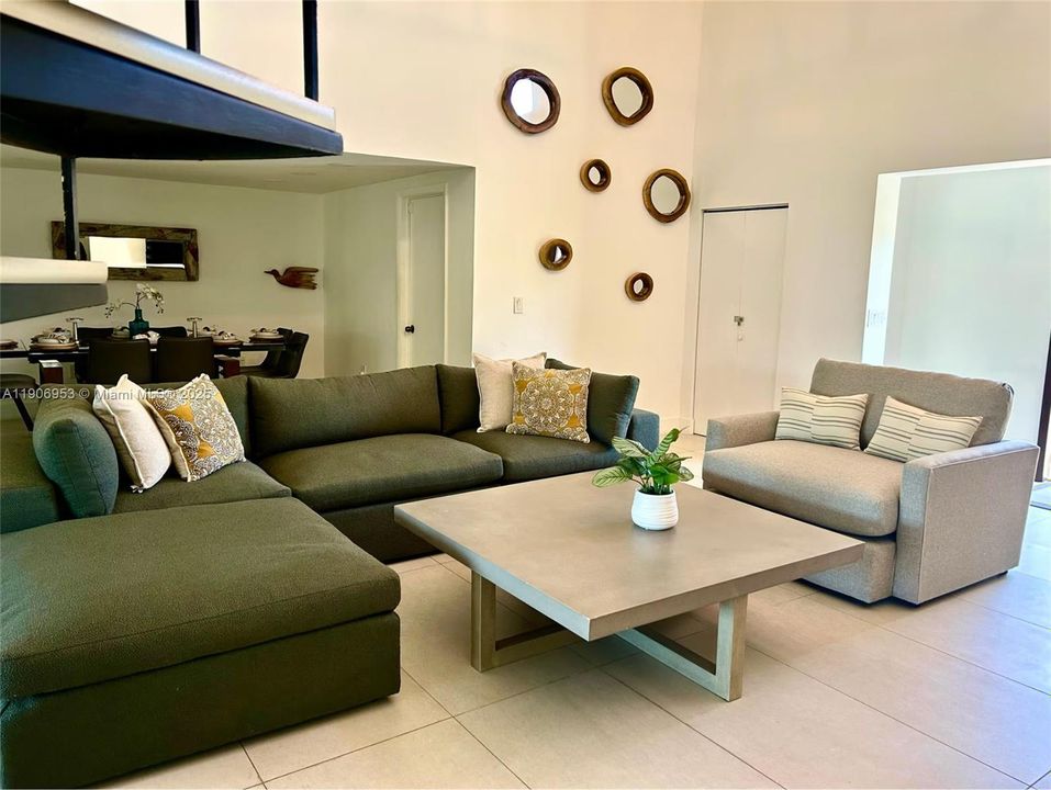 For Rent: $19,950 (4 beds, 3 baths, 2294 Square Feet)