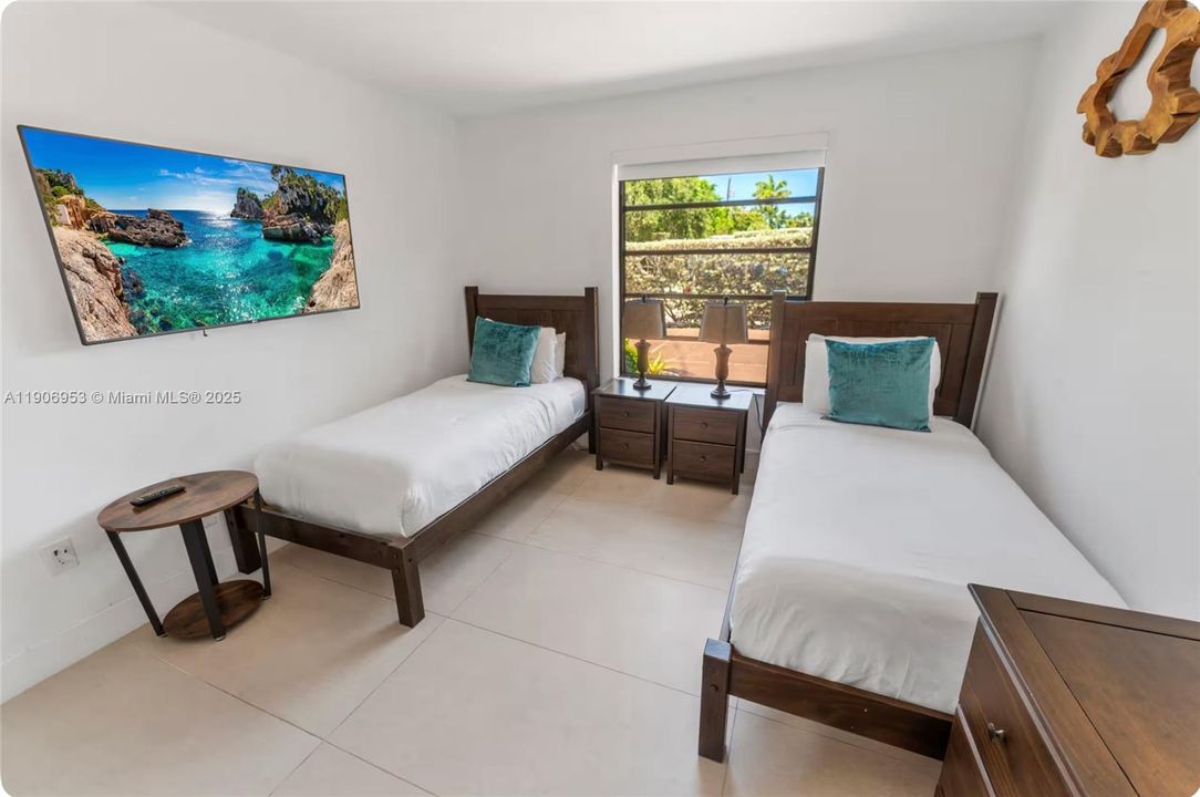 For Rent: $19,950 (4 beds, 3 baths, 2294 Square Feet)