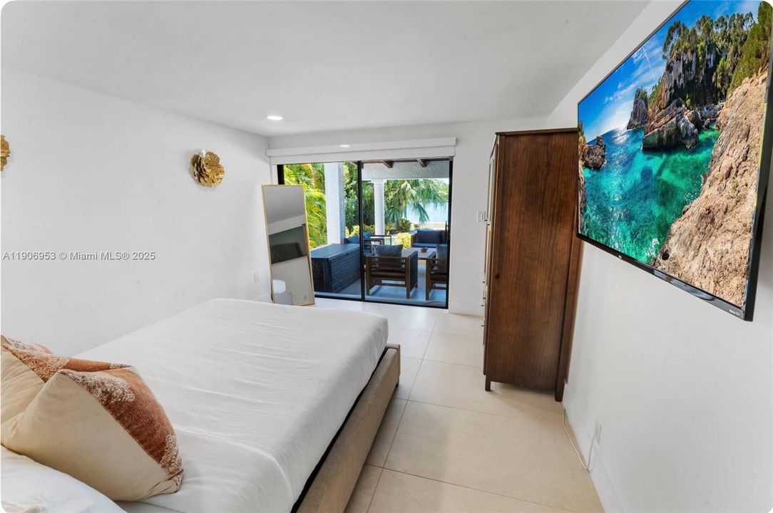 For Rent: $19,950 (4 beds, 3 baths, 2294 Square Feet)