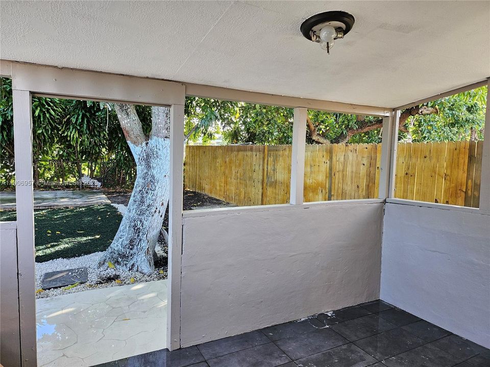 En Renta: $3,300 (3 camas, 2 baños, 1980 Pies cuadrados)