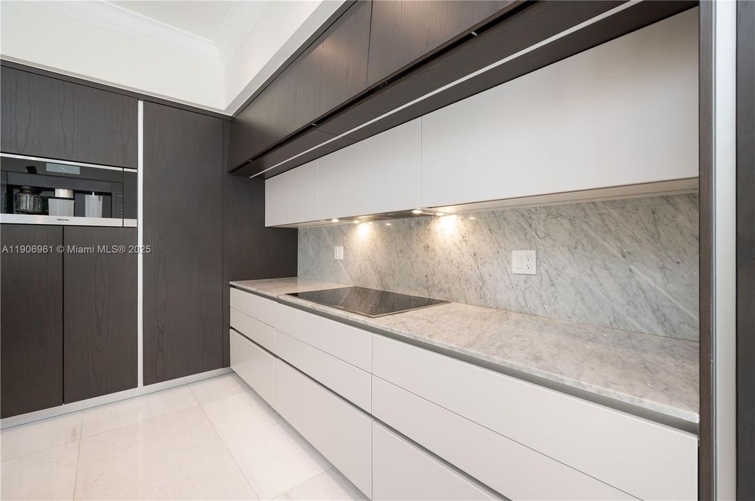 For Sale: $6,400,000 (7 beds, 6 baths, 5616 Square Feet)