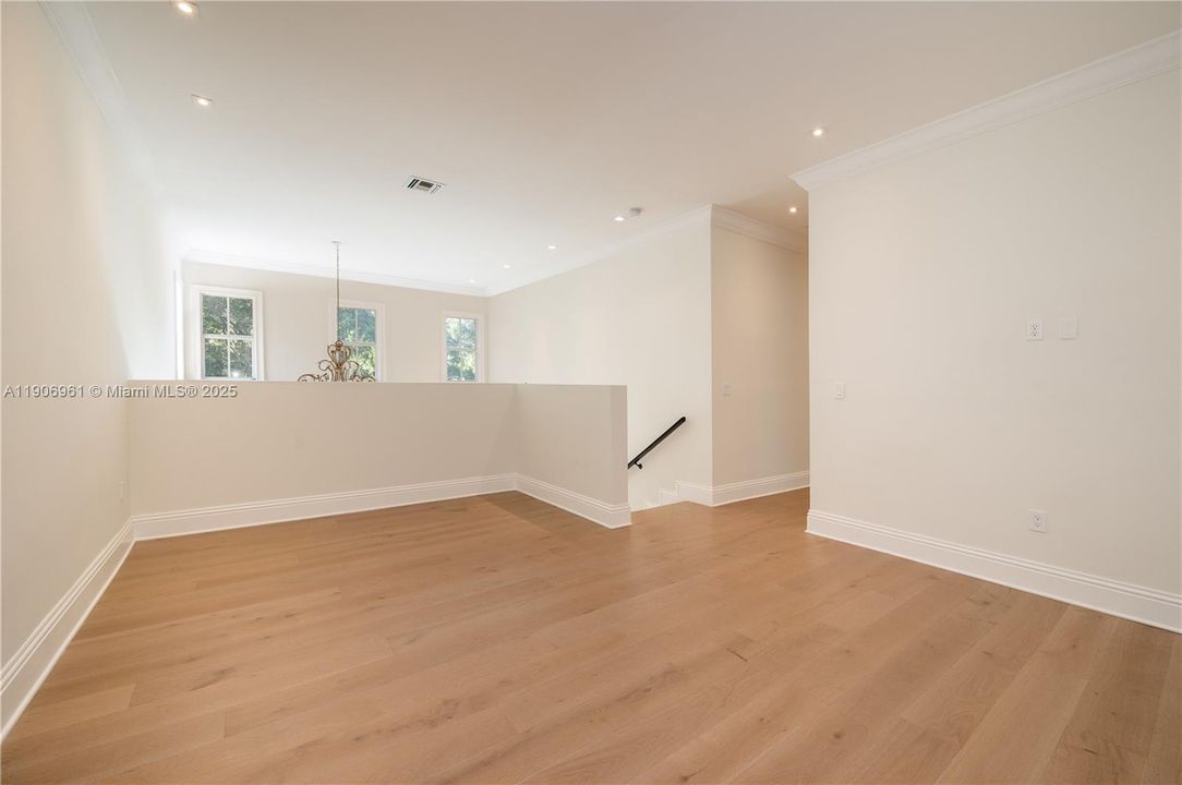 For Sale: $6,400,000 (7 beds, 6 baths, 5616 Square Feet)