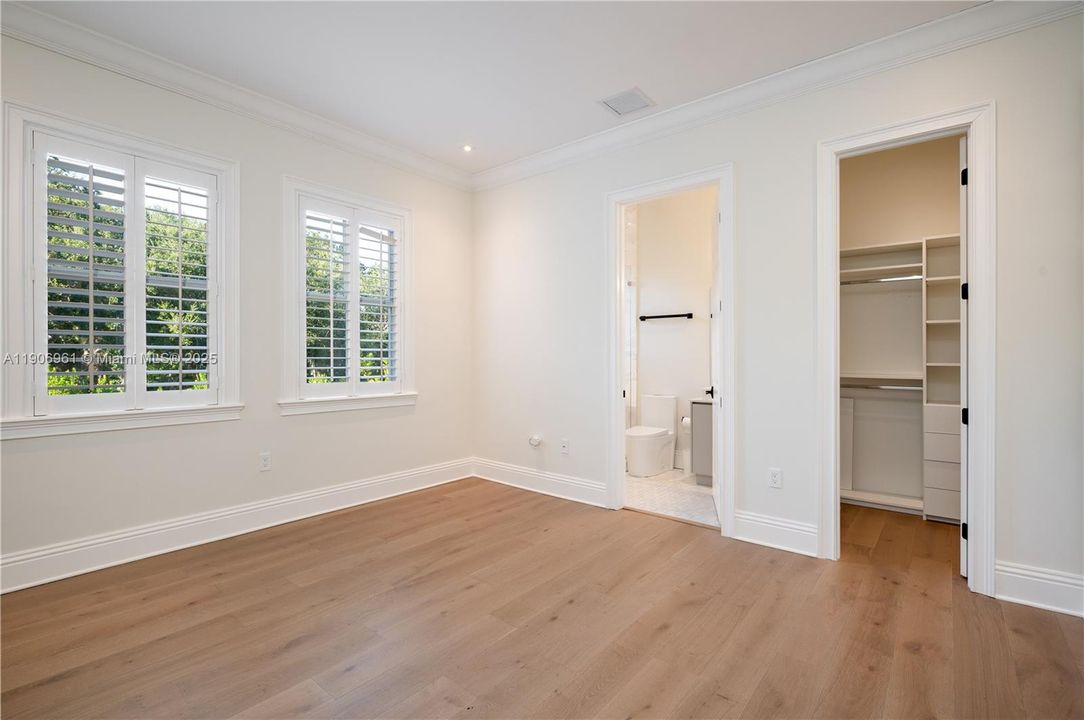 For Sale: $6,400,000 (7 beds, 6 baths, 5616 Square Feet)