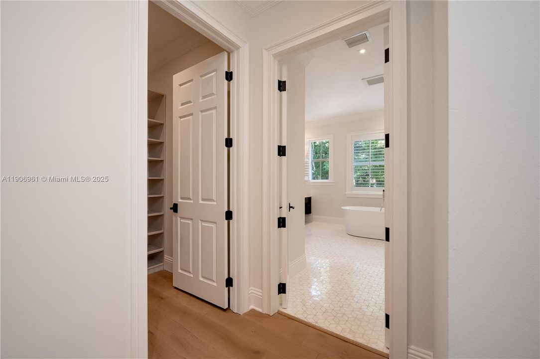 For Sale: $6,400,000 (7 beds, 6 baths, 5616 Square Feet)