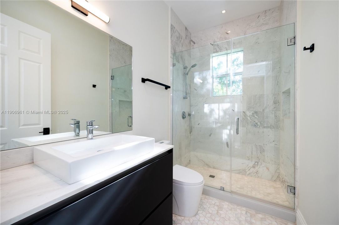 For Sale: $6,400,000 (7 beds, 6 baths, 5616 Square Feet)