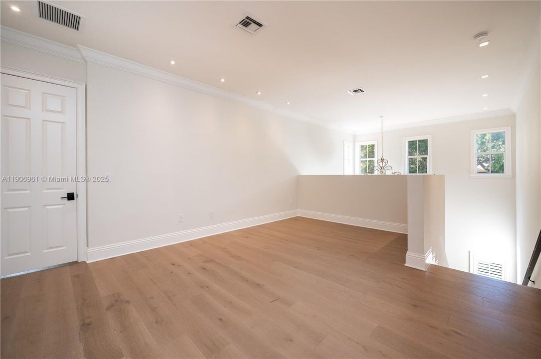 For Sale: $6,400,000 (7 beds, 6 baths, 5616 Square Feet)