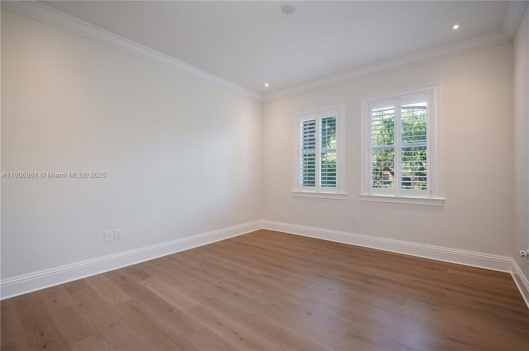 For Sale: $6,400,000 (7 beds, 6 baths, 5616 Square Feet)