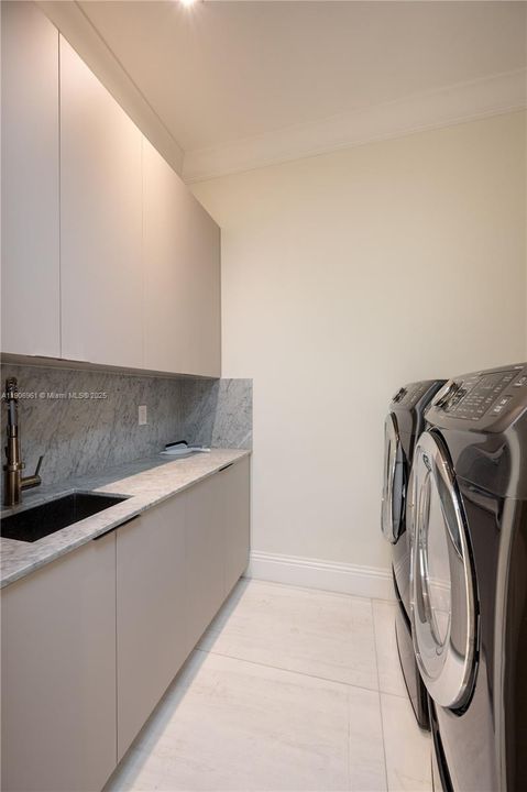 For Sale: $6,400,000 (7 beds, 6 baths, 5616 Square Feet)