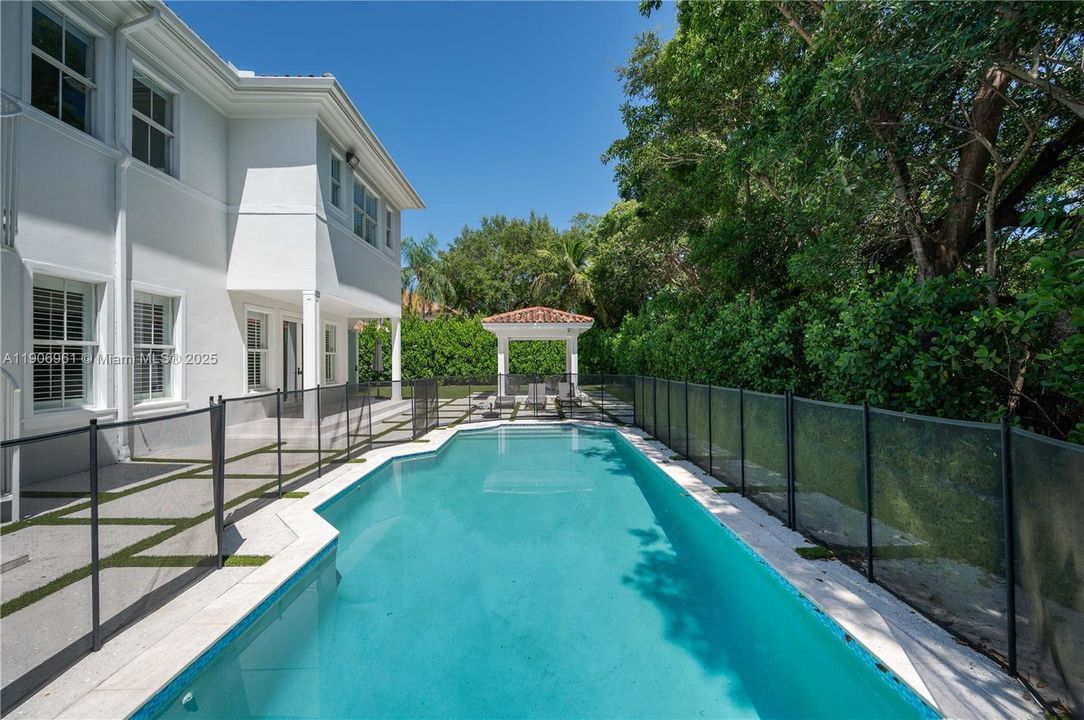 For Sale: $6,400,000 (7 beds, 6 baths, 5616 Square Feet)