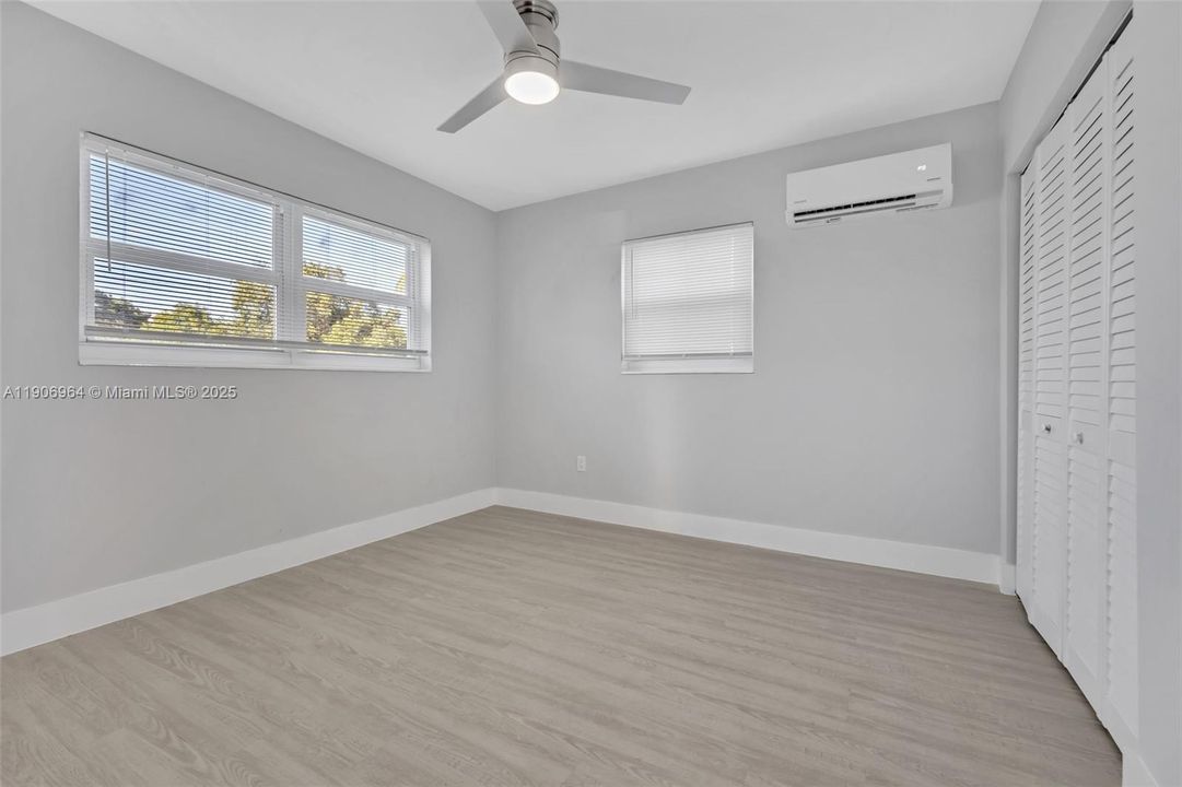 合同活跃: $409,000 (2 贝兹, 1 浴室, 646 平方英尺)