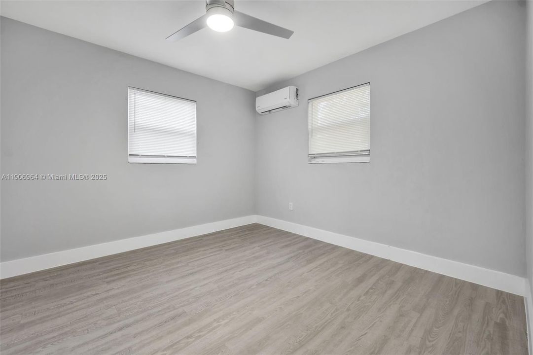 合同活跃: $409,000 (2 贝兹, 1 浴室, 646 平方英尺)