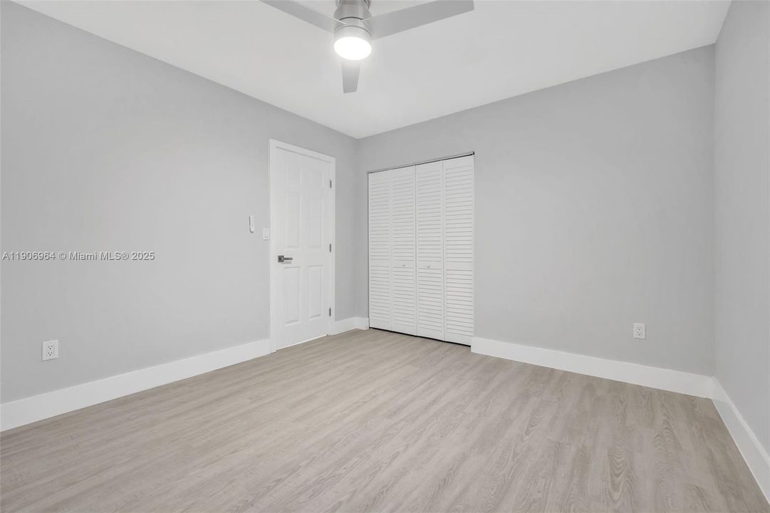 合同活跃: $409,000 (2 贝兹, 1 浴室, 646 平方英尺)