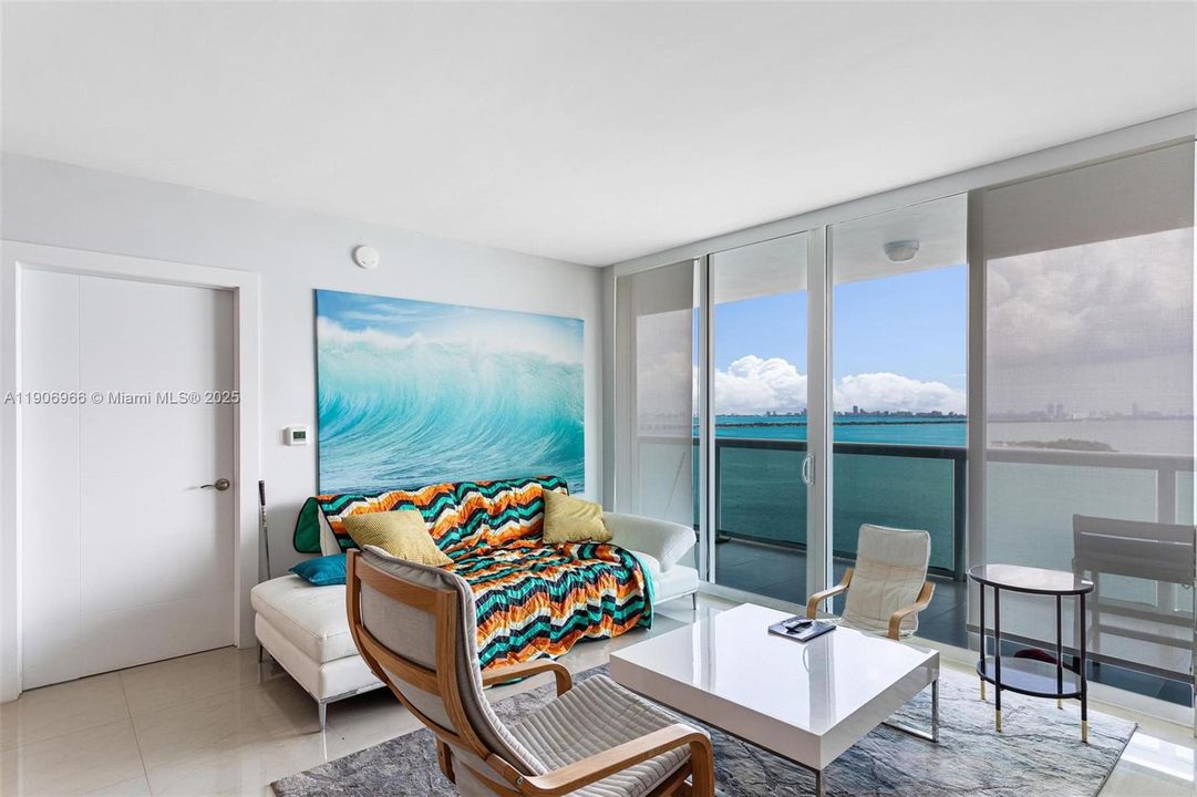 Recently Rented: $4,950 (2 beds, 2 baths, 1222 Square Feet)