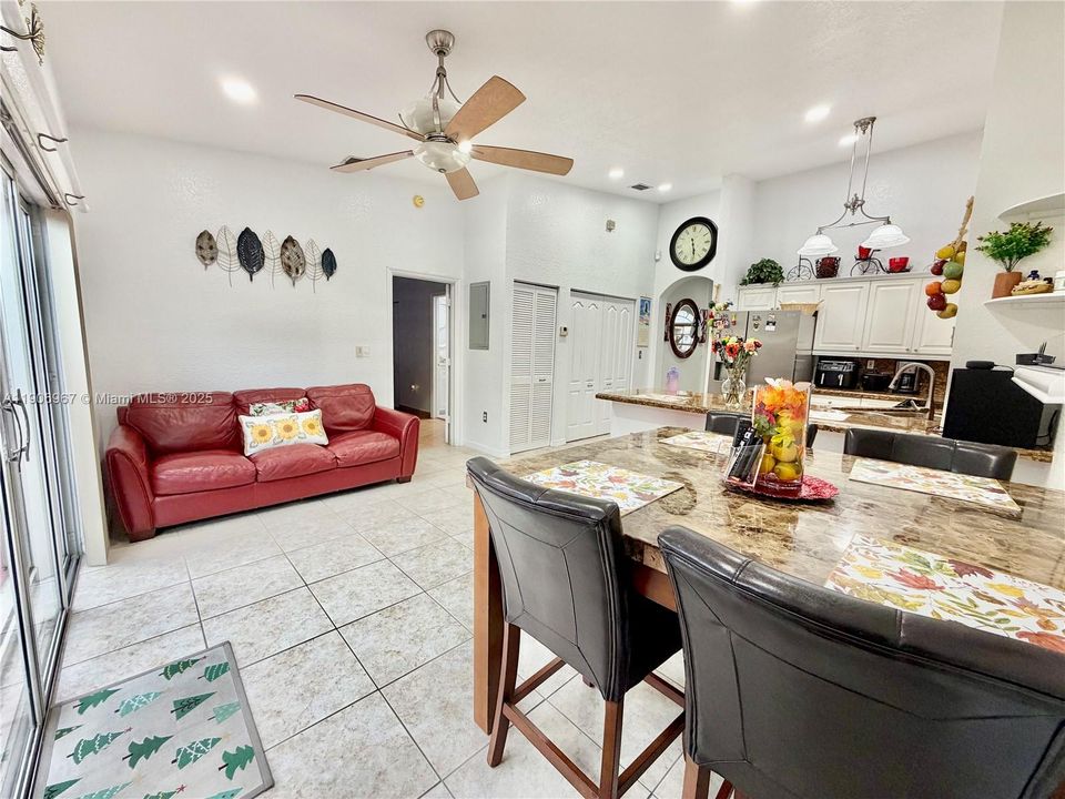 En Renta: $2,850 (3 camas, 2 baños, 1252 Pies cuadrados)