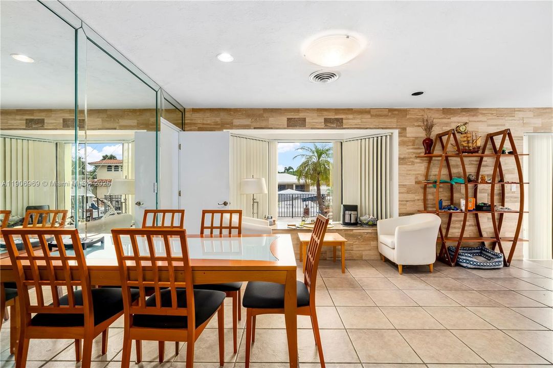 For Rent: $5,500 (3 beds, 2 baths, 1624 Square Feet)