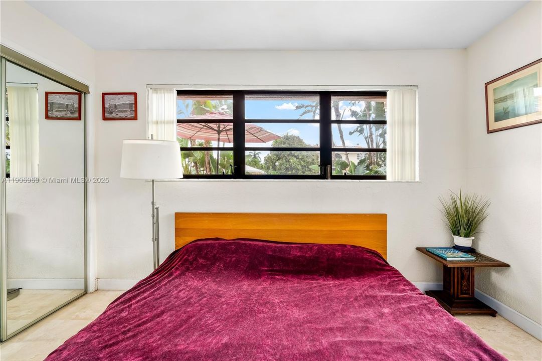 For Rent: $5,500 (3 beds, 2 baths, 1624 Square Feet)