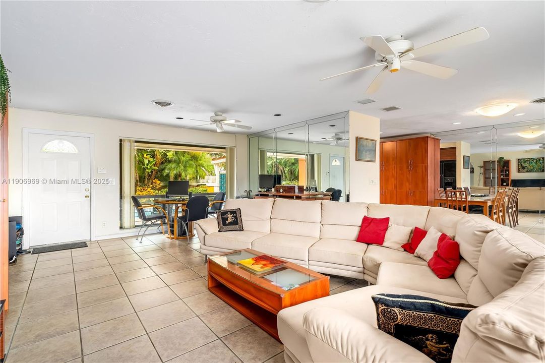 For Rent: $5,500 (3 beds, 2 baths, 1624 Square Feet)