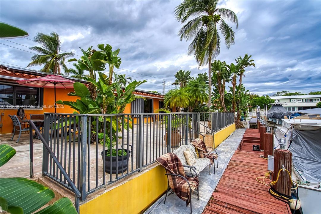 For Rent: $5,500 (3 beds, 2 baths, 1624 Square Feet)