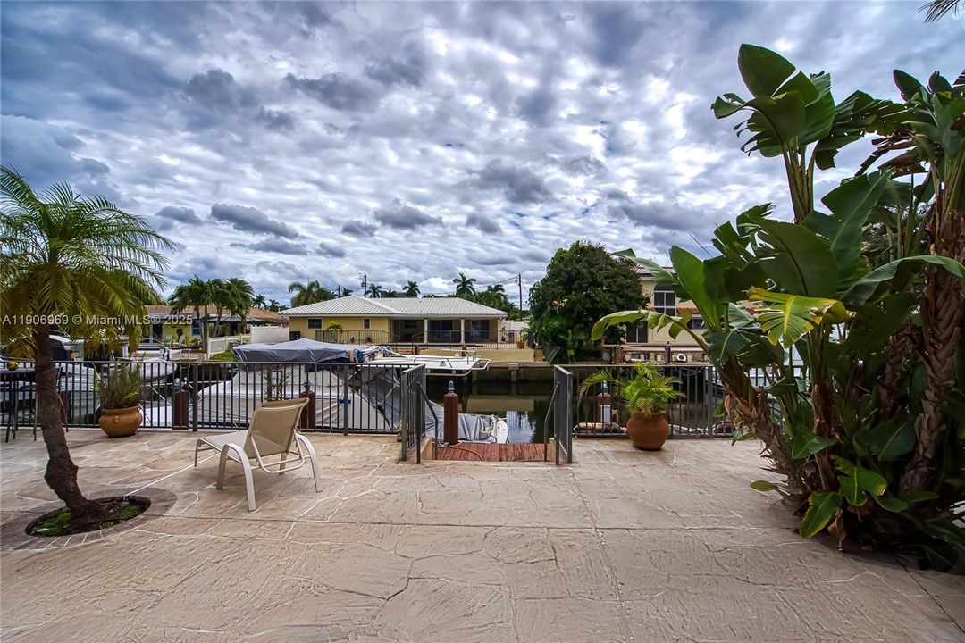 For Rent: $5,500 (3 beds, 2 baths, 1624 Square Feet)