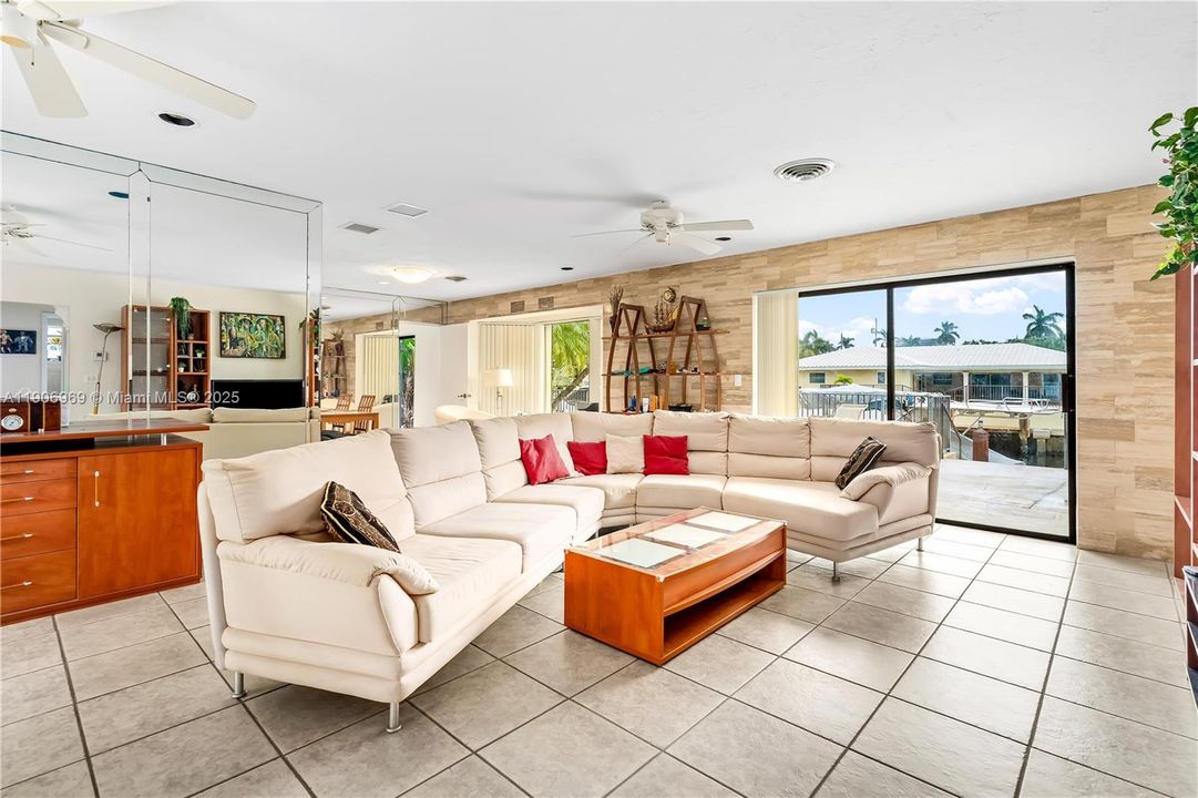 For Rent: $5,500 (3 beds, 2 baths, 1624 Square Feet)