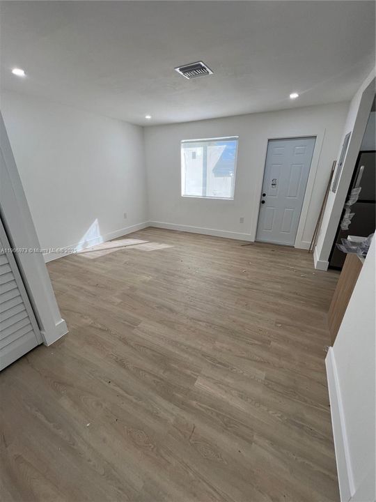 Недавно арендовано: $2,300 (2 спален, 1 ванн, 1204 Квадратных фут)